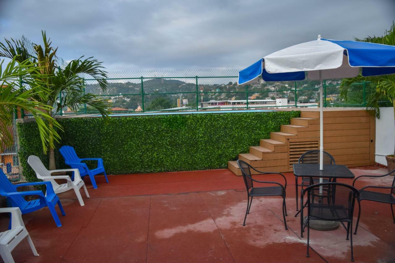 Hotel Gaby Inn Сиуатанехо Екстериор снимка