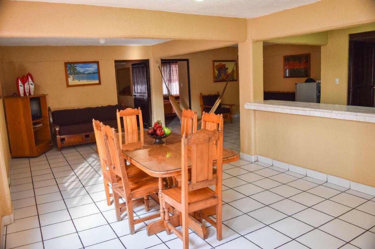 Hotel Gaby Inn Сиуатанехо Екстериор снимка